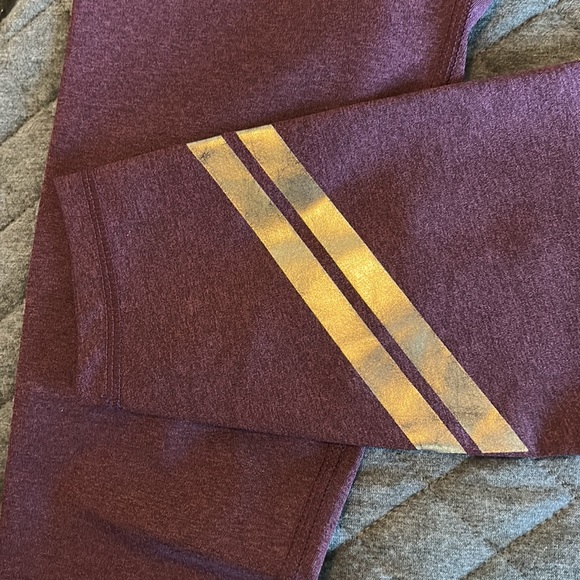 Old Navy 7/8 leggings - Picture 2 of 3